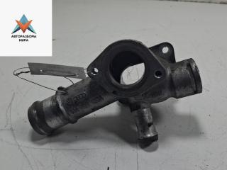 фланец (тройник) системы охлаждения Volkswagen Golf 4 поколение 2000, 1.9 л., дизель, МКПП, синий, универсал, 038121133A