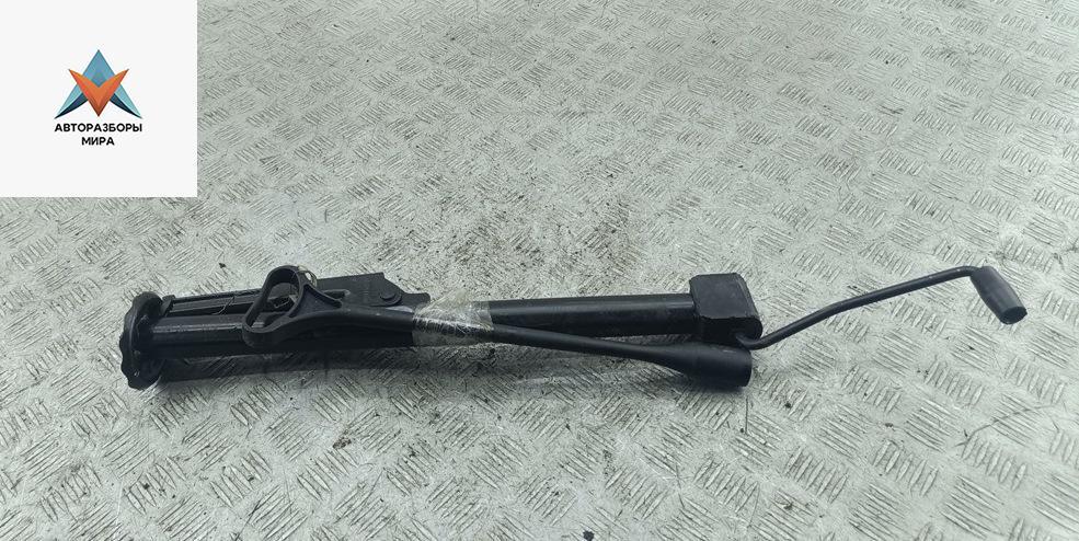 домкрат BMW 3 серия E36 1995, 1.8 л., бензин, МКПП, серый, хетчбэк 3 дв., 1181419 - фото №1