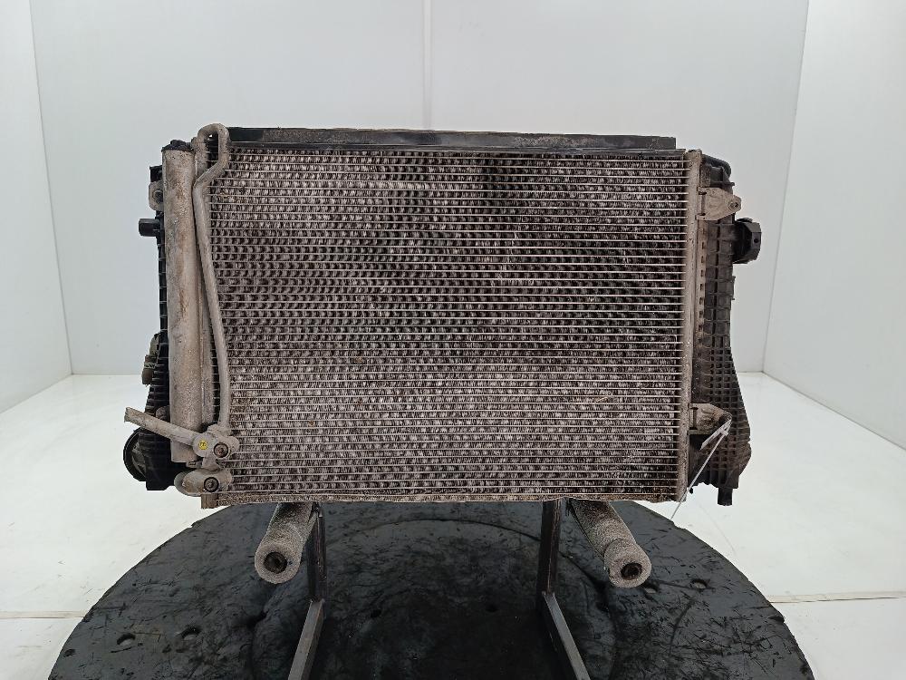 кассета радиаторов Volkswagen Passat B6 2007, цвет, 3C0121253Q - фото №1