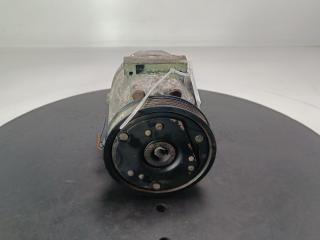 компрессор кондиционера Renault Megane 1 поколение [рестайлинг] 2001, цвет, 7700103536