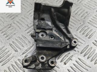 кронштейн (крепление) Ford Focus 2 поколение 2005, 1.6 л., дизель, МКПП, чёрный, универсал, 505932