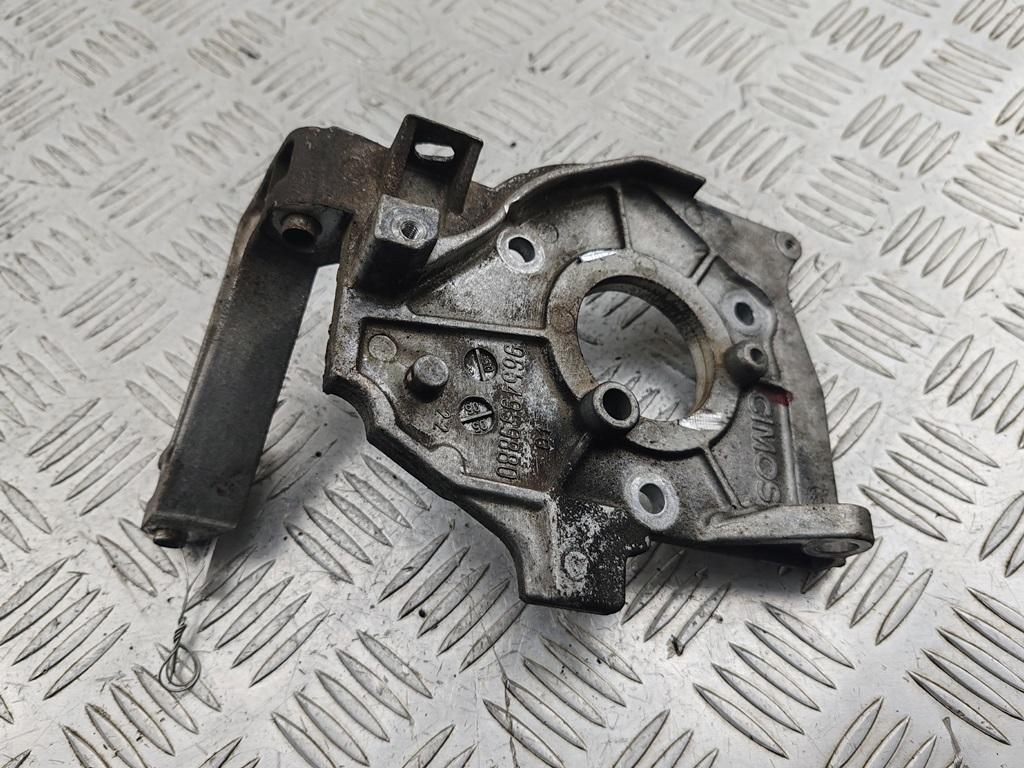 кронштейн ТНВД Ford Focus II 2005, 1.6 л., дизель, МКПП, чёрный, универсал, 9654959880