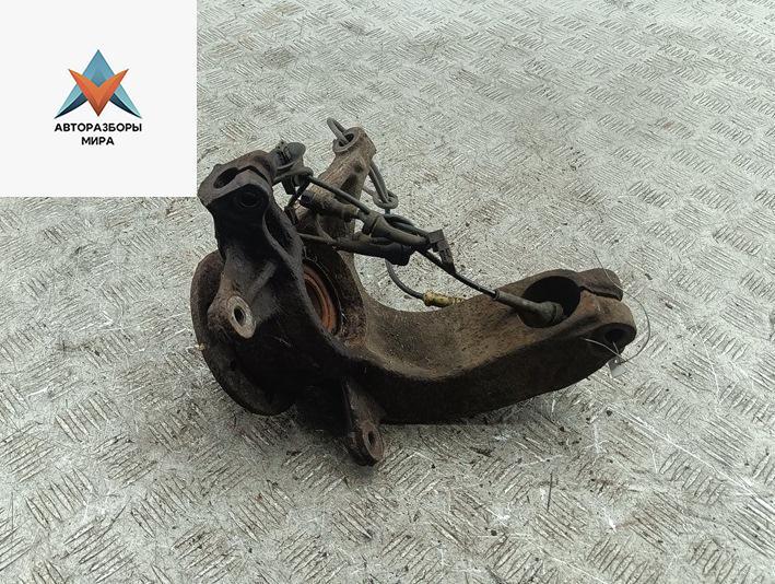 ступица передняя левая Renault Scenic 2 поколение 2004, 1.5 л., дизель, МКПП, красный, минивэн - фото №1