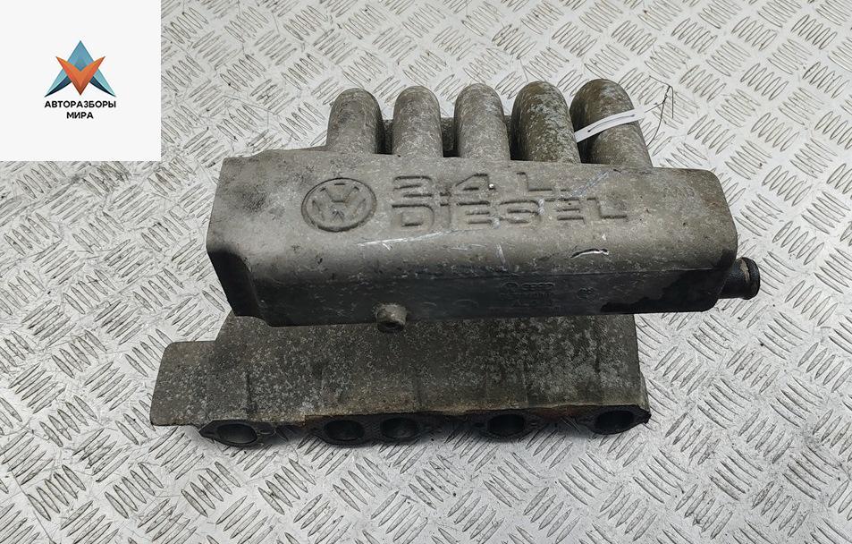 коллектор впускной Volkswagen Transporter T4 1995, 2.4 л., дизель, микроавтобус, 074129713D - фото №1