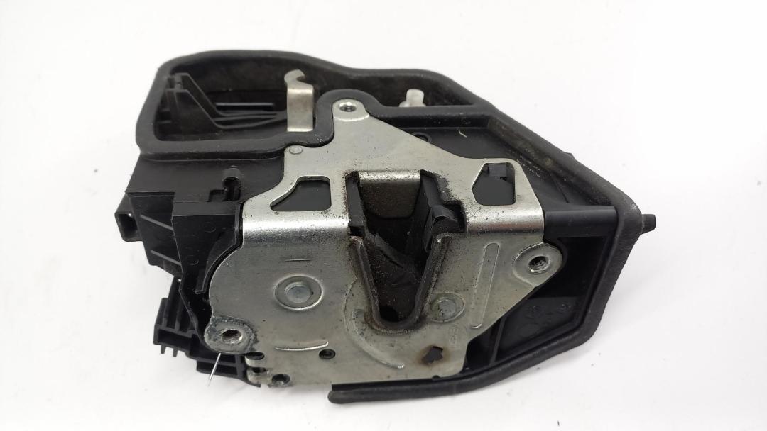 замок двери задней правой BMW 1 E81/E87 2006, 2.0 л., дизель, МКПП, чёрный, хетчбэк 5 дв., 7167076