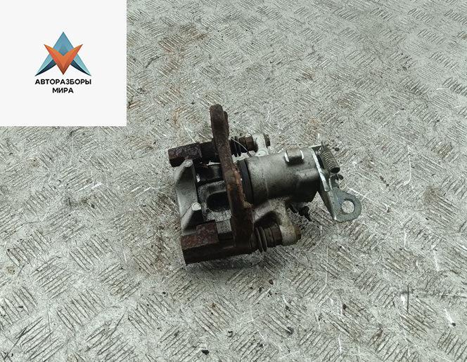 суппорт задний левый Renault Scenic 2 поколение 2004, 1.5 л., дизель, МКПП, красный, минивэн, 40668327 - фото №1