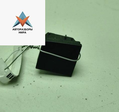 заглушка Volkswagen Passat B6 2010, 1.6 л., бензин, МКПП, серый, универсал, 3C0959623B - фото №1