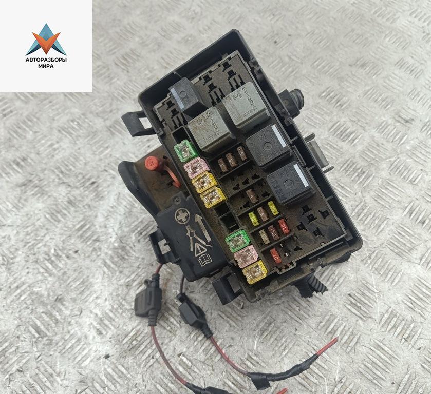 блок предохранителей Ford Transit 7 поколение 2008, 2.4 л., дизель, МКПП, белый, микроавтобус, 6C1T14A067AA - фото №1