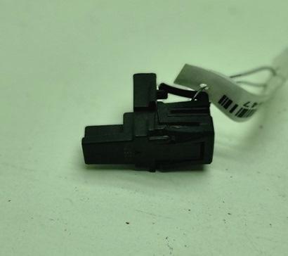 выключатель концевой (концевик) Volkswagen Passat B6 2007, 2.0 л., бензин, МКПП, синий, универсал, 3D0947561B
