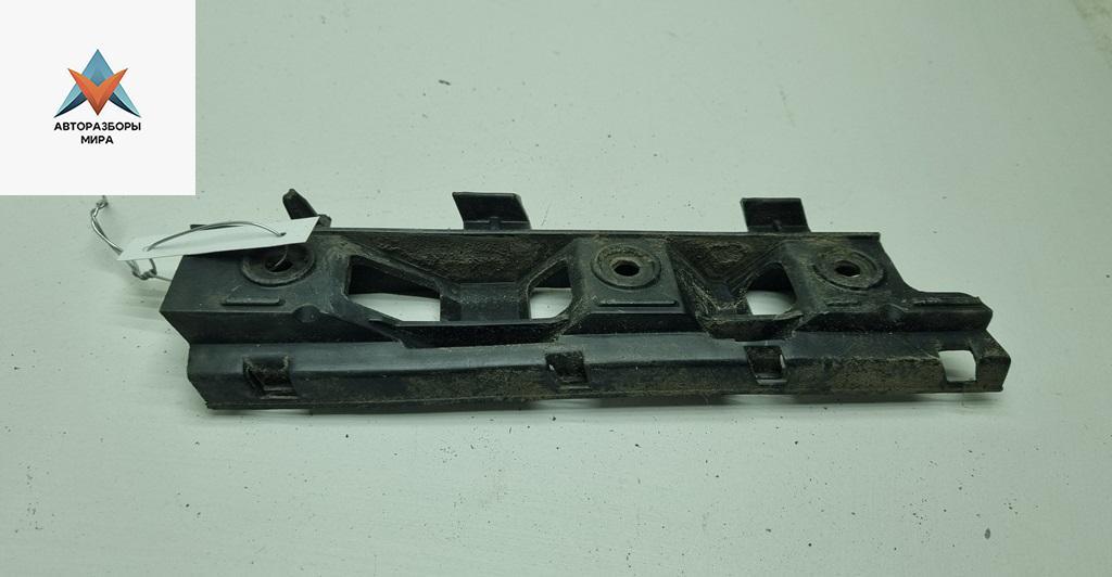 крепление ( кронштейн ) крыла Volkswagen Passat B6 2006, седан, 3C0807183 - фото №1