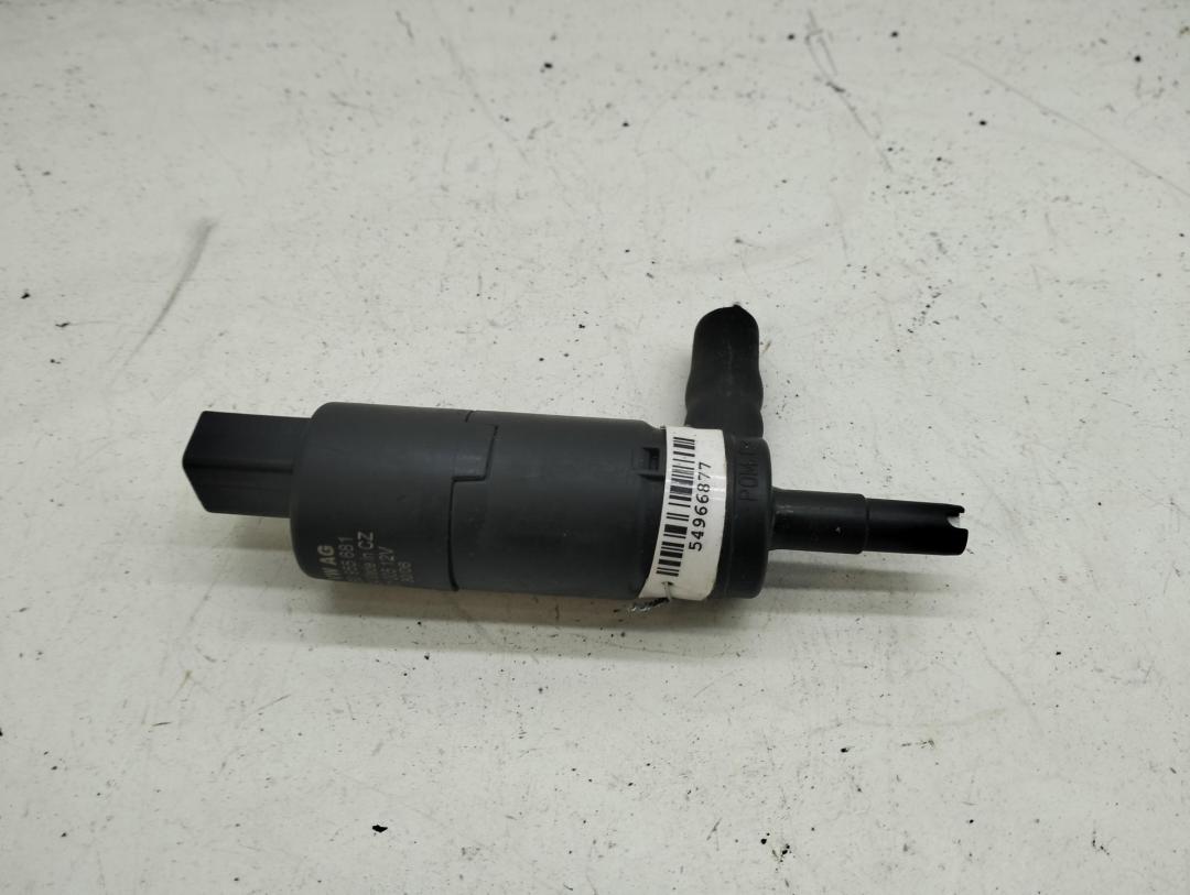 насос (моторчик) омывателя фар Volkswagen Touareg 2006, чёрный, внедорожник 5 дв., 3B0955681