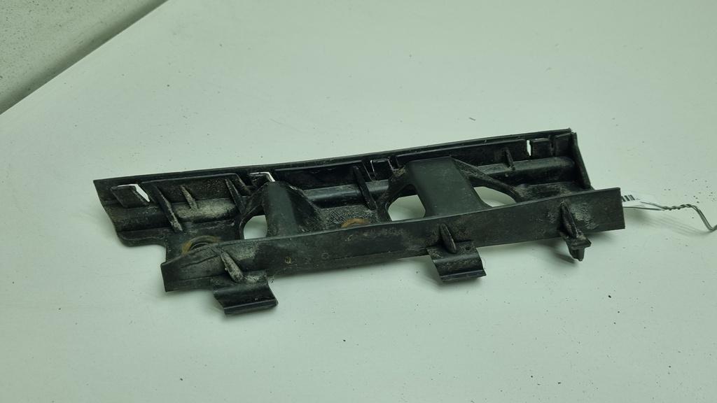 крепление ( кронштейн ) крыла Volkswagen Passat B6 2006, седан, 3C0807184