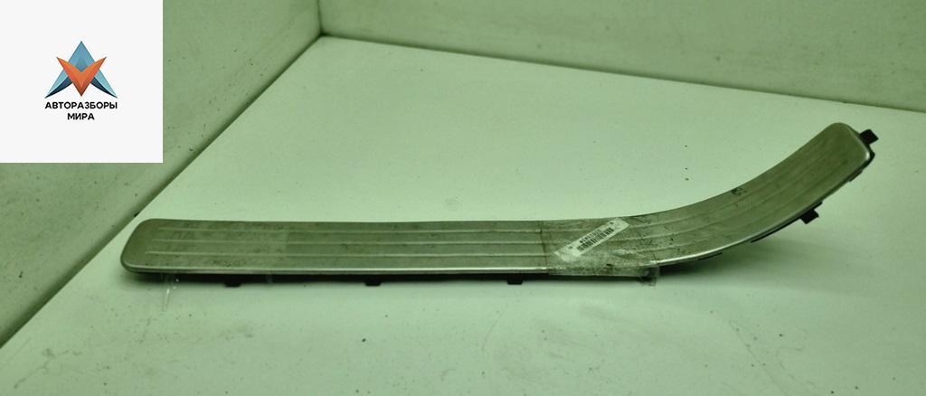 пластик Volkswagen Touareg 1 поколение 2004, 5.0 л., дизель, АКПП, чёрный, внедорожник 5 дв., 7L0853794C - фото №1