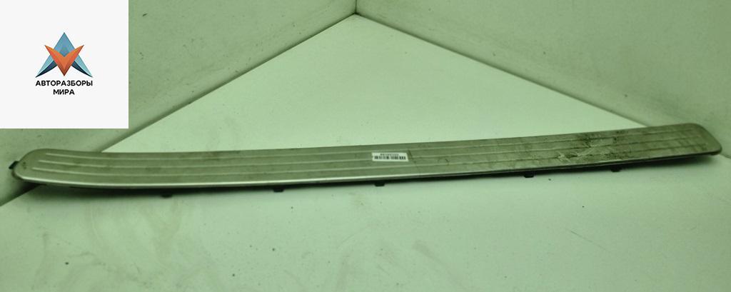 пластик Volkswagen Touareg 1 поколение 2004, 5.0 л., дизель, АКПП, чёрный, внедорожник 5 дв., 7L0853655C - фото №1