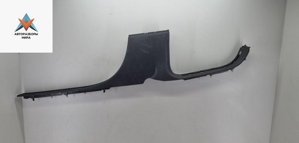 Накладка на порог внутренняя (салона) Volkswagen Touareg 1 поколение 2004, 5.0 л., дизель, АКПП, чёрный, внедорожник 5 дв., 7L0853370 - фото №1