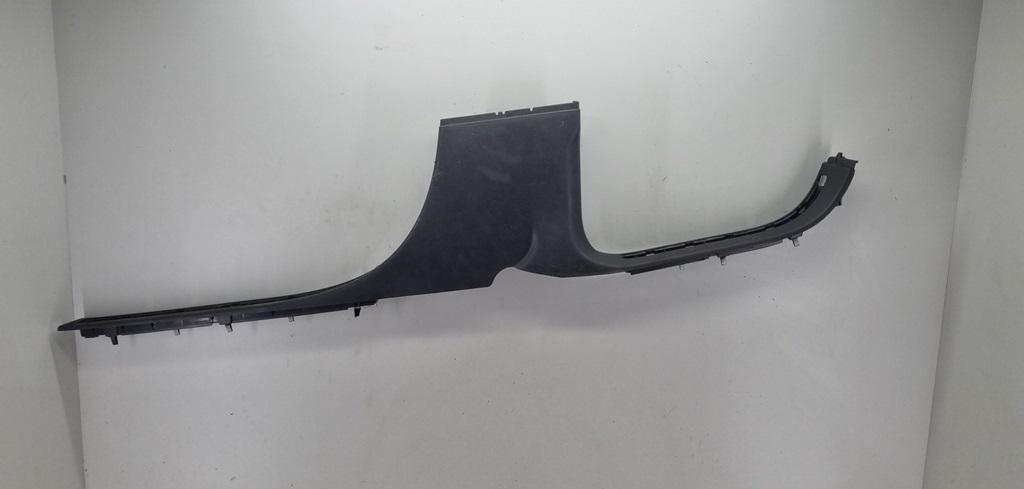 Накладка на порог внутренняя (салона) Volkswagen Touareg 2004, 5.0 л., дизель, АКПП, чёрный, внедорожник 5 дв., 7L0853370