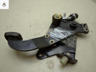 педаль тормоза Mercedes-Benz Vito-1 W638 2002, 2.2 л., дизель, МКПП, жёлтый, микроавтобус
