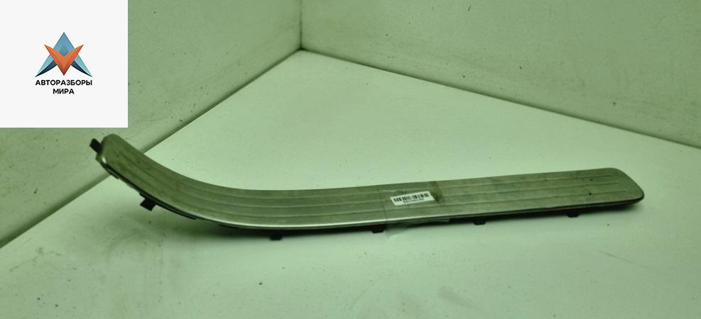 пластик Volkswagen Touareg 1 поколение 2004, 5.0 л., дизель, АКПП, чёрный, внедорожник 5 дв., 7L0853793C - фото №1