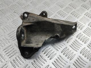 кронштейн КПП Audi A6 4B/C5 2000, 2.5 л., дизель, АКПП, красный, универсал, 8D0399114AJ