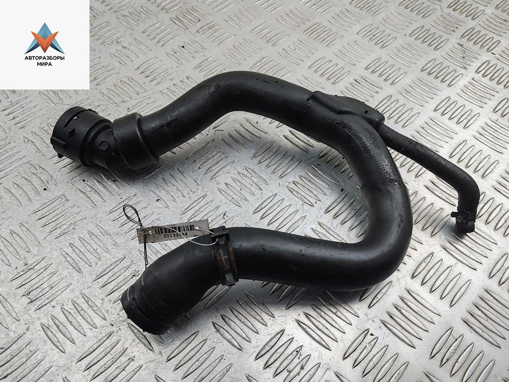 патрубок радиатора Audi A6 4B/C5 2000, 2.5 л., дизель, 4B0121101H - фото №1