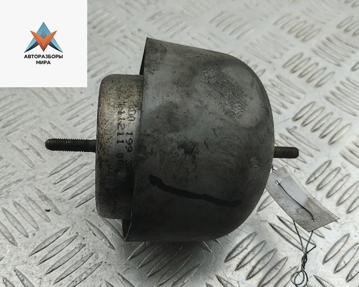 подушка крепления двигателя Audi A4 B6 2002, 1.9 л., дизель, МКПП, серый, универсал, 3D0199382AE - фото №1