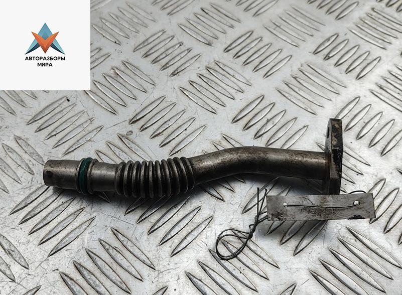 Трубка масляная турбины Audi A6 4B/C5 2000, 2.5 л., дизель, АКПП, красный, универсал - фото №1