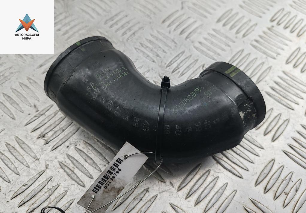 патрубок интеркулера BMW 5 серия E39 1999, 3.0 л., дизель, АКПП, серый, универсал, 2248622 - фото №1