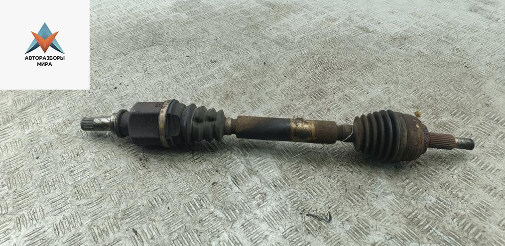 полуось передняя левая (приводной вал, ШРУС) Renault Scenic 2 поколение 2004, 1.5 л., дизель, МКПП, красный, минивэн, 8200375537 - фото №1