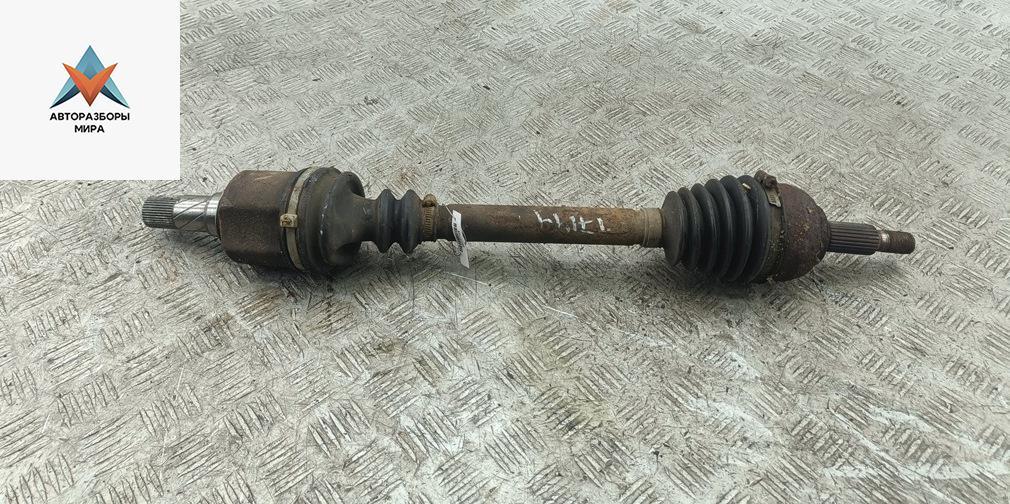 полуось передняя левая (приводной вал, ШРУС) Renault Megane 2 поколение 2003, 1.9 л., дизель, МКПП, чёрный, универсал, 8200198016 - фото №1