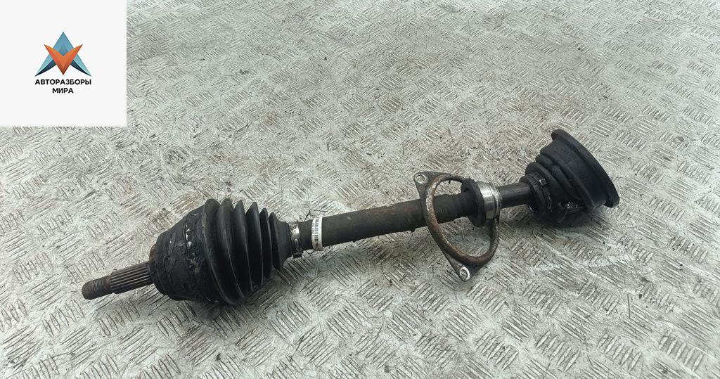 полуось передняя левая (приводной вал, ШРУС) Renault Laguna 1 поколение 1997, 3.0 л., бензин, МКПП, серый, универсал - фото №1