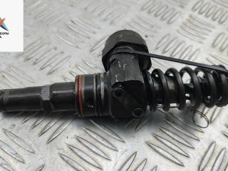 форсунка Volkswagen Golf 4 поколение 2000, 1.9 л., дизель, МКПП, серый, хетчбэк 5 дв., 038130073F