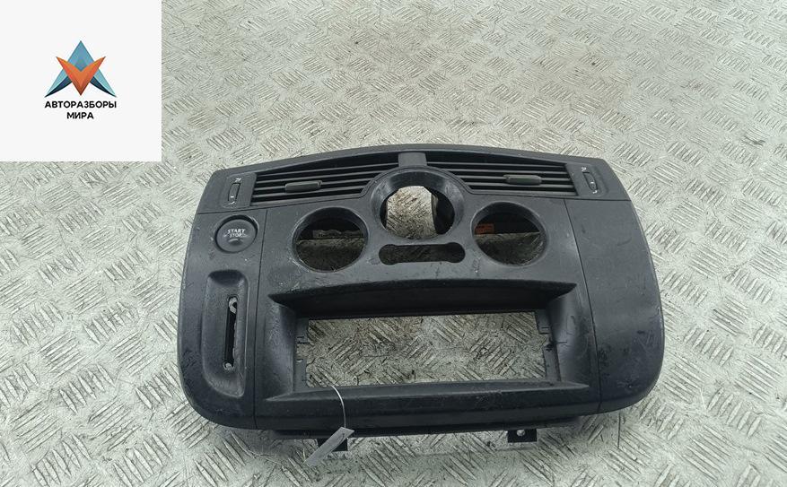 дефлектор обдува салона Renault Scenic 2 поколение 2004, 1.5 л., дизель, МКПП, красный, минивэн, 8200140710 - фото №1