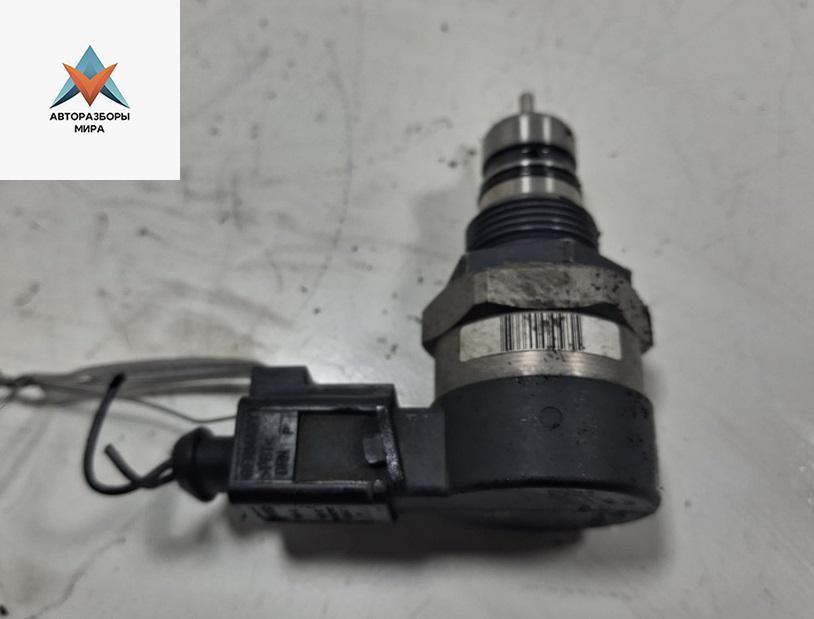 регулятор давления топлива Audi A4 B8/8K 2009, 2.0 л., дизель, МКПП, чёрный, универсал, 057130764H - фото №1