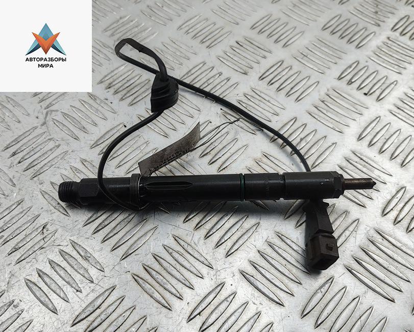 форсунка Audi A6 4B/C5 2000, 2.5 л., дизель, АКПП, красный, универсал, 0432133833 - фото №1