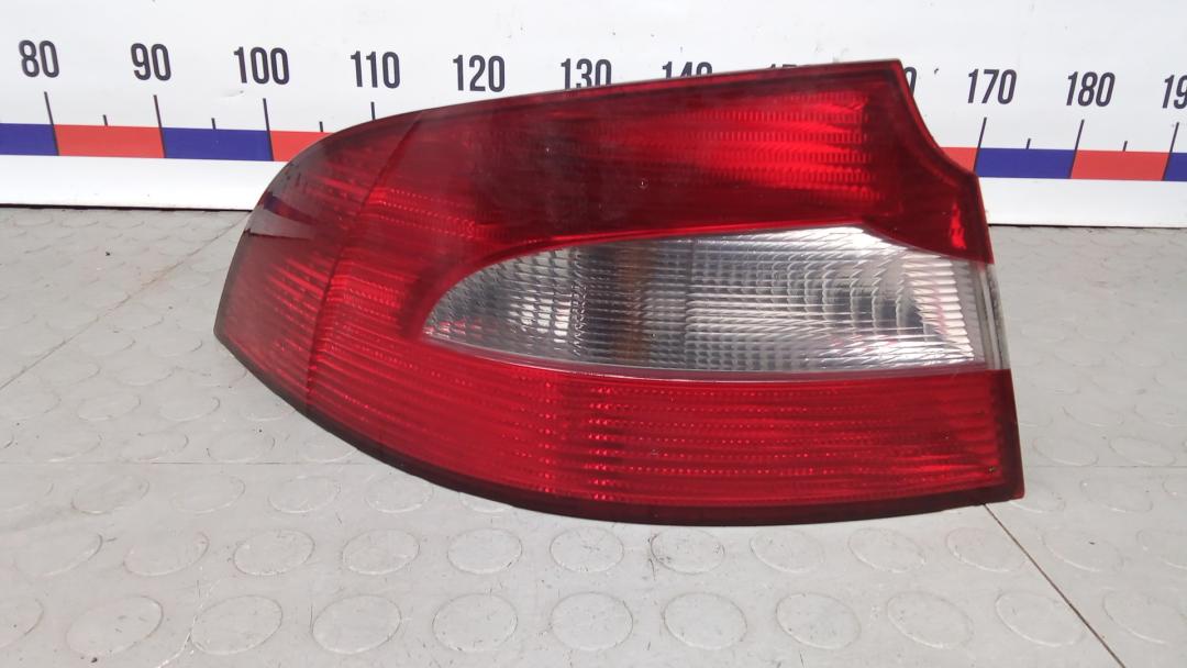 фонарь задний левый Skoda Superb 2 поколение 2010, 1.9 л., D TDI PD, дизель, МКПП, хетчбэк 5 дв. - фото №1
