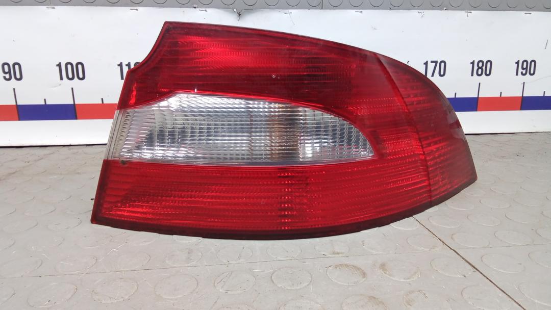 фонарь задний правый Skoda Superb 2 поколение 2010, 1.9 л., D TDI PD, дизель, МКПП, хетчбэк 5 дв. - фото №1
