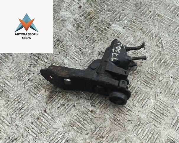 распределитель тормозной силы Volkswagen Transporter T4 1992, 2.4 л., дизель, МКПП, серый, микроавтобус - фото №1