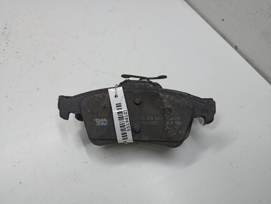 Колодки тормозные задние Opel Vectra C 2002, 2.2 л., бензин, МКПП, серый, седан