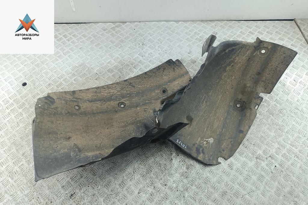 Подкрылок передний правый Renault Scenic 2 поколение 2004, 1.5 л., дизель, минивэн, 8200136726, 8200136724 - фото №1