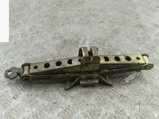 домкрат Volvo S40 1 поколение [рестайлинг] 2001, 1.6 л., бензин, МКПП, красный, седан