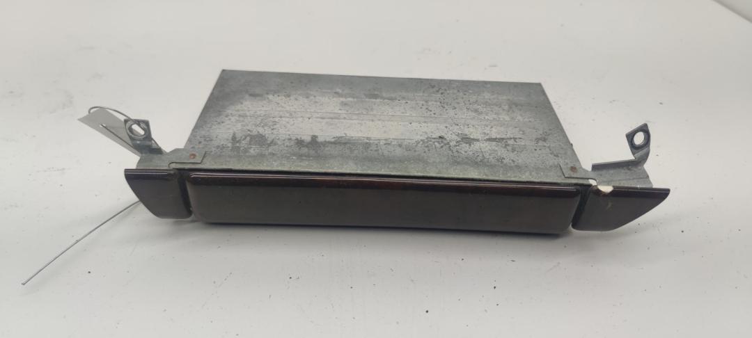 пепельница Audi 100 C4 1993, 2.6 л., бензин, МКПП, серый, универсал, 4A1857951E