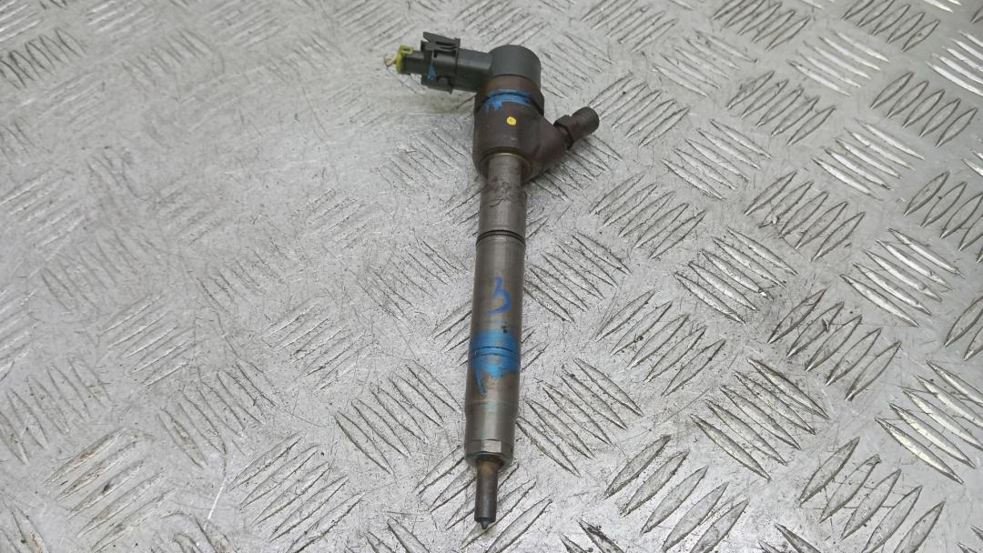 форсунка Hyundai ix35 1 поколение 2011, 1.7 л., дизель, МКПП, внедорожник 5 дв., 0445110411 - фото №1