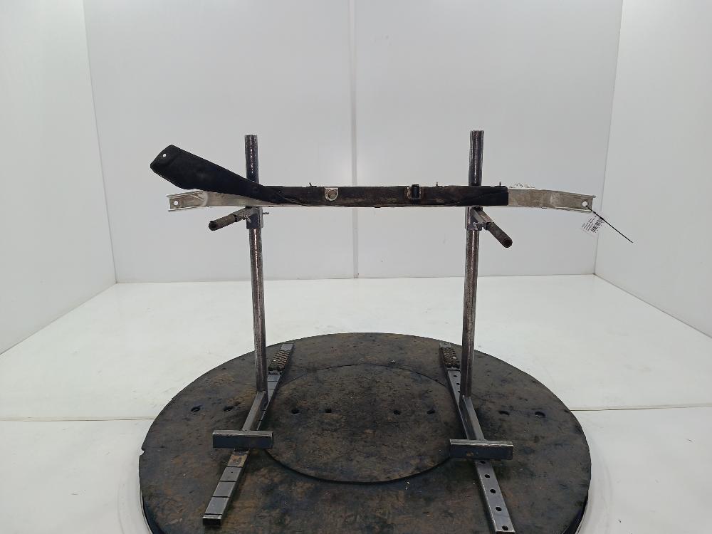 распорная планка Volkswagen Touareg 3 поколение 2019, цвет, 4M0805645B - фото №1