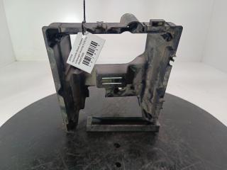 кронштейн (крепление) Volkswagen Touareg 3 поколение 2019, цвет, 4M0907650B