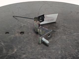 петля двери Volkswagen Touareg 3 поколение 2019, цвет