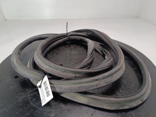 уплотнитель Volkswagen Touareg 3 поколение 2019, цвет