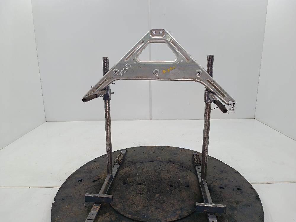 распорная планка Volkswagen Touareg 3 поколение 2019, цвет, 4M0806303F - фото №1