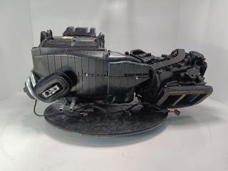 корпус отопителя (печки) Volkswagen Touareg 3 поколение 2019, цвет, 8W1820001M