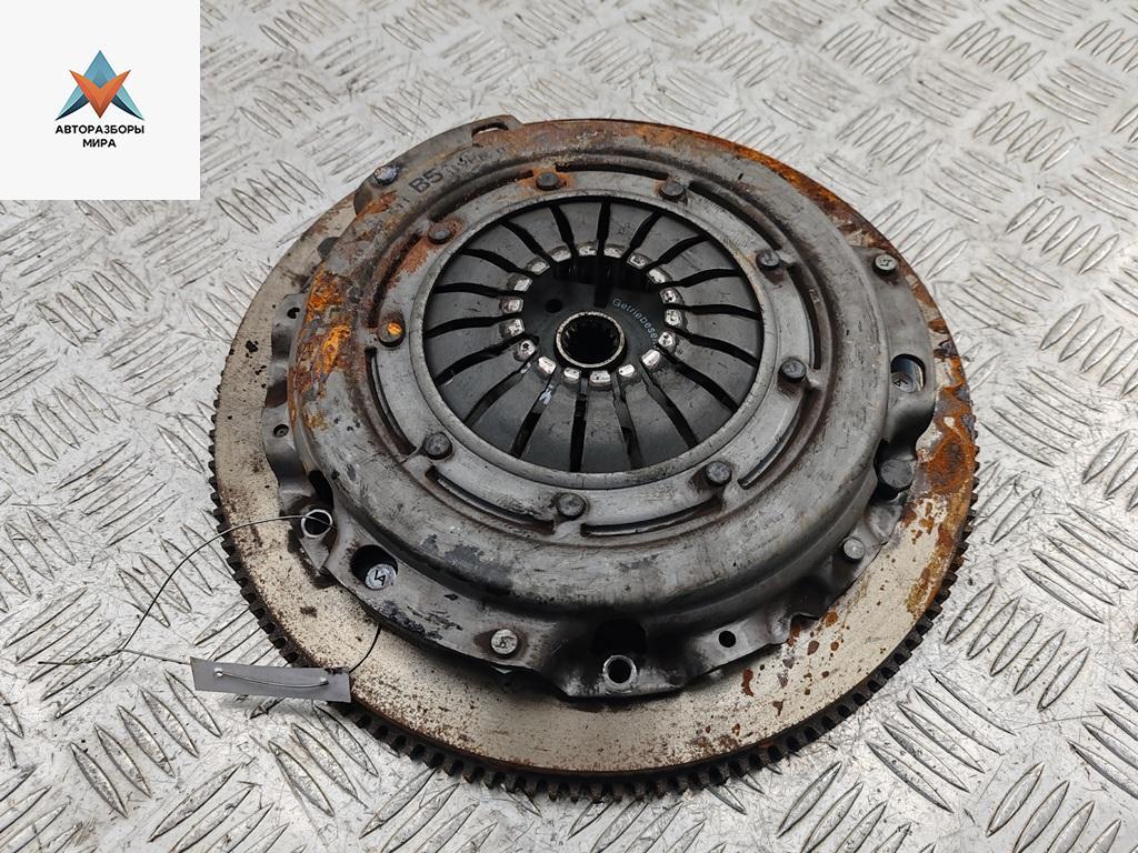 маховик Opel Vectra B 1995, 1.6 л., бензин, МКПП, красный, седан, 090232334 - фото №1