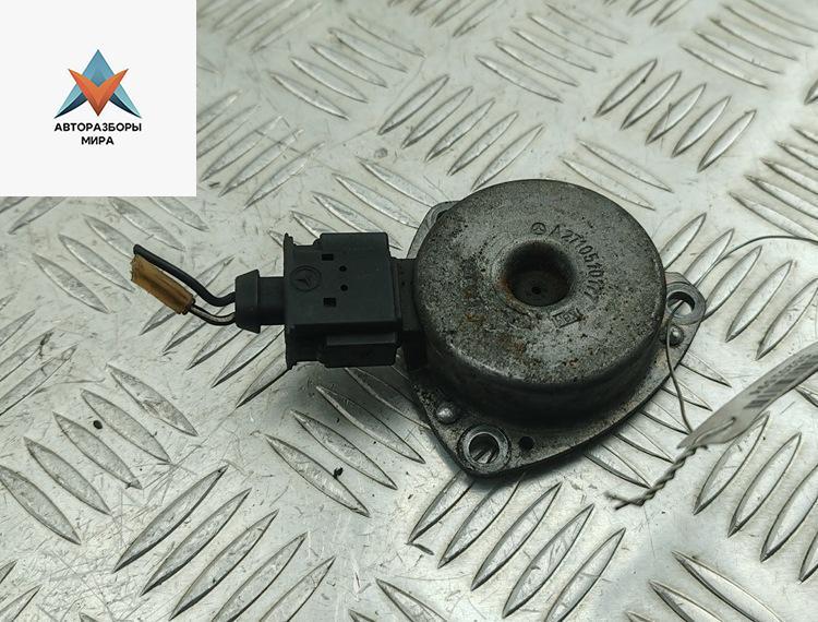 Клапан фазорегулятора Mercedes-Benz C-Класс W203/S203/CL203 2003, 1.8 л., бензин, МКПП, синий, хетчбэк 3 дв., 2710510177 - фото №1